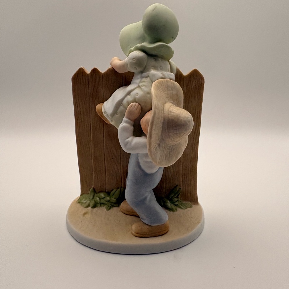 Home Interiors (Homeco) Circle of Friends "The Home Run" Porcelain Figurine.